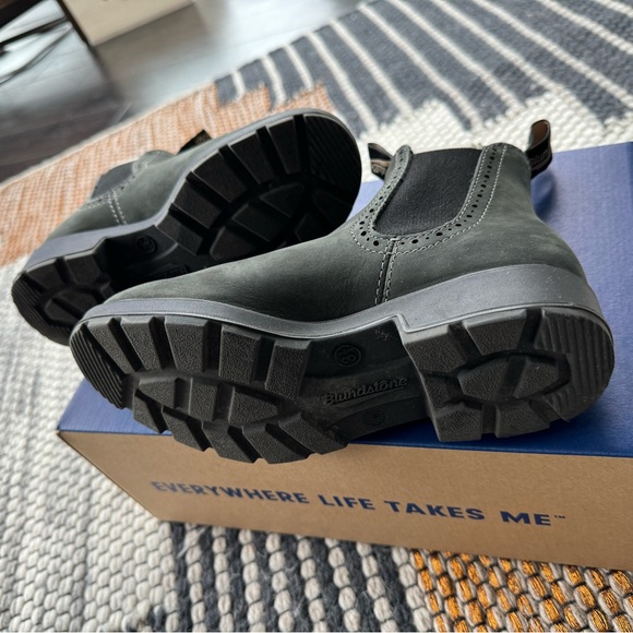 ❗️SOLD❗️Like New - Blundstone 1630 Women’s Original High Top Boots, Rustic Black - Picture 9 of 10